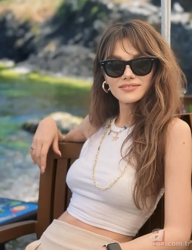 Meğer rakibiymiş! Uzak Şehir'in Alya'sı Sinem Ünsal'ın kız kardeşine bakın 9