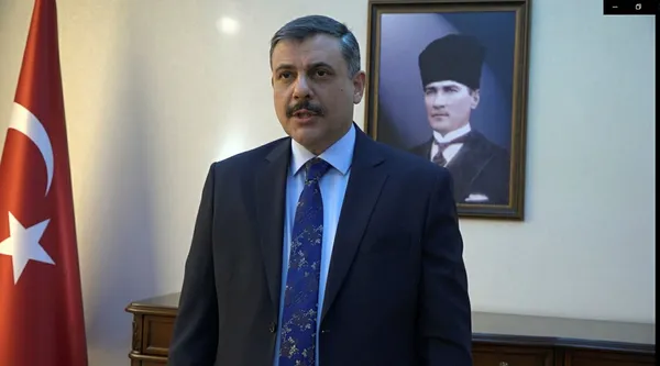 son-dakika-corum-valisi-ciftci-acikladi-sahte-ickiden-dolayi-5-kisi-hayatini-kaybetti-1640613412713.jpg Son dakika: Çorum Valisi Çiftçi açıkladı: Sahte içkiden dolayı 5 kişi hayatını kaybetti - 1