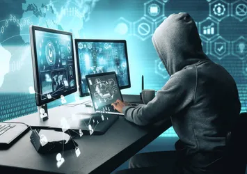 22 yaşındaki hacker çetesi liderine operasyon! Halktan çaldığı parayla yaşadığı lüks hayat çileden çıkardı