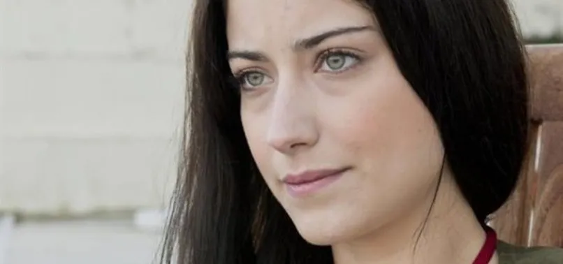 HAZAL KAYA'DAN ŞOK ÇALIŞMA