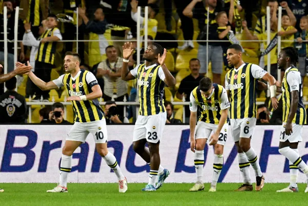 pendikspor-fenerbahce-maci-bugun-saat-kacta-29-ekim-2023-fb-maci-hangi-kanalda-sifresiz-mi-yayinlanacak-1698559713835.jpg Pendikspor - Fenerbahçe maçı bugün saat kaçta? ⚽29 Ekim 2023 FB maçı hangi kanalda, şifresiz mi yayınlanacak? - 4