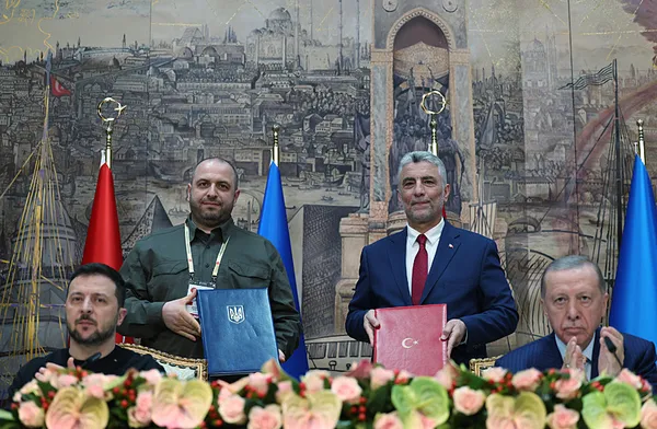 Başkan Recep Tayyip Erdoğan ve Volodimir Zelenskiy’den ortak basın toplantısı!