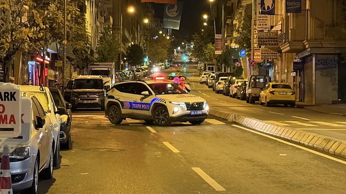 İstanbul'da bazı yollar trafiğe kapatıldı: İşte alternatif güzergahlar