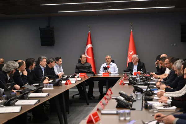 THY ’devletle tam koordineli çalışıyoruz’ deyip duyurdu: Bugün için 240 sefer planlandı