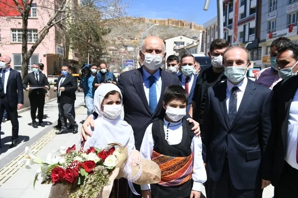Ulaştırma ve Altyapı Bakanı Adil Karaismailoğlu Kürtün Ayrım Kavşağı’nın açılışını gerçekleştirdi - 6