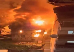 Kocaeli'de 2 katlı metruk binada yangın