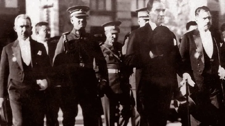 100 yıl önce Cumhuriyet nasıl kuruldu? İşte 29 Ekim 1923'e giden yol...