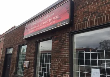 Toronto’da mescit yakma girişimi