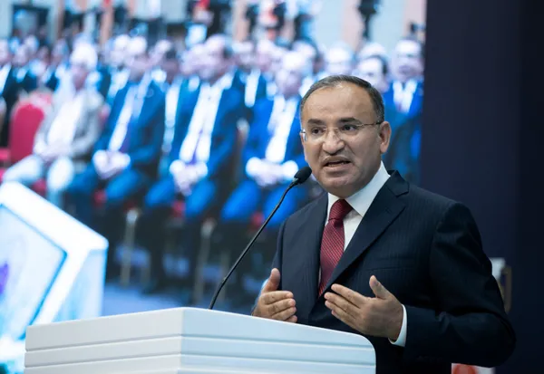 son-dakika-kira-artisina-sabit-oran-duzenlemesi-adalet-bakani-bekir-bozdagdan-flas-aciklama-1654072071001.jpg Son dakika: Kira artışına sabit oran düzenlemesi! Adalet Bakanı Bekir Bozdağ'dan flaş açıklama - 1