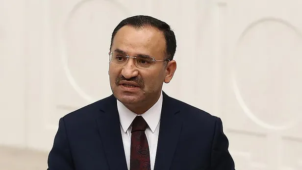 bekir-bozdag-kimdir-yeni-adalet-bakani-bekir-bozdag-kac-yasinda-ve-nereli-iste-bekir-bozdagin-hayat-hikayesi-1643435943804.jpg Bekir Bozdağ kimdir? Yeni Adalet Bakanı Bekir Bozdağ kaç yaşında ve nereli? İşte Bekir Bozdağ'ın hayat hikayesi - 1