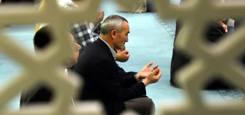 Mevlid Kandili’nde çekilecek tesbihler zikirler! Mevlid Kandili’nde kaç salavat getirilir?