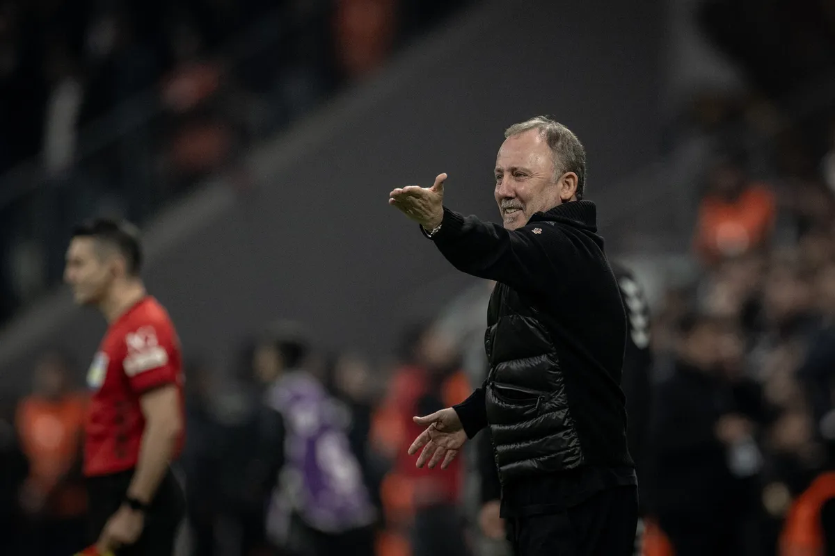 a-milli-futbol-takiminda-sergen-yalcin-donemi-tff-anlasmayi-duyurdu-1792505268801.jpg Türk futbolunda yeni dönem! TFF resmen duyurdu: Sergen Yalçın ve Anthony Taylor kararı - 3