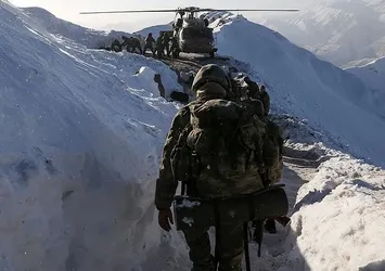 Hakkari'de yaralanan asker şehit oldu