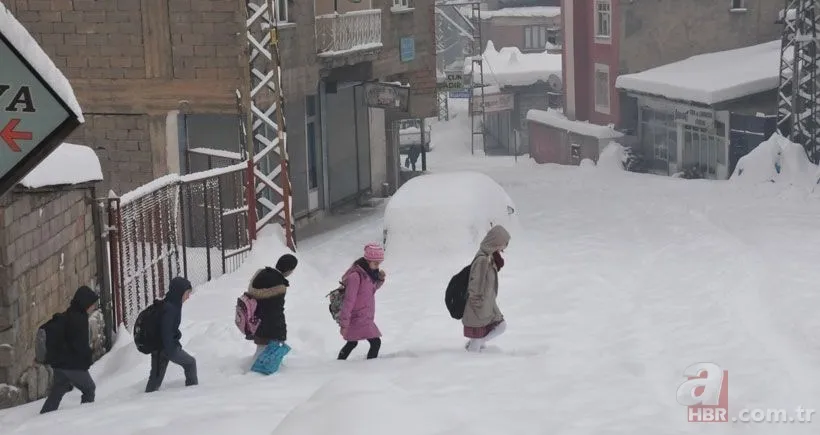 Eğitime kar engeli! Valiliklerden peş peşe açıklama | İşte 26 Şubat Çarşamba günü okulların tatil edildiği illerin listesi... 11