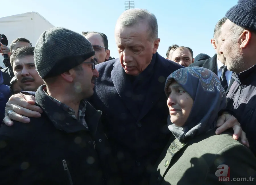 Depremzede vatandaştan Başkan Erdoğan'a duygulandıran sözler: "Ne kadar da musibet gelse sevmekten vazgeçmeyeceğiz" 13