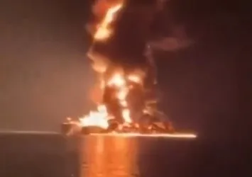 İran ordusu ABD tankerini böyle vurdu