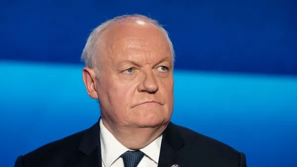 fransiz-vekil-erdogan-ile-macronun-son-bir-ayini-kiyasladi-biri-dunya-siyasetine-yon-veriyor-digeri-tatilde-1661364926385.jpg Fransız vekil Erdoğan ile Macron'un son bir ayını kıyasladı: Biri dünya siyasetine yön veriyor diğeri tatilde - 3