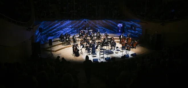 Senfonik ezgilerle Neşet Ertaş türküleri Ankara'dan yükseldi