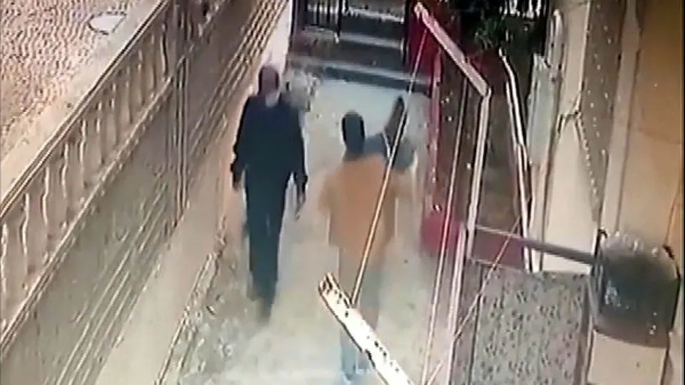 Hırsızın rahat tavırları ’pes’ dedirtti!