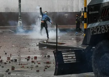 Kolombiya yangın yeri! Ölü sayısı giderek artıyor