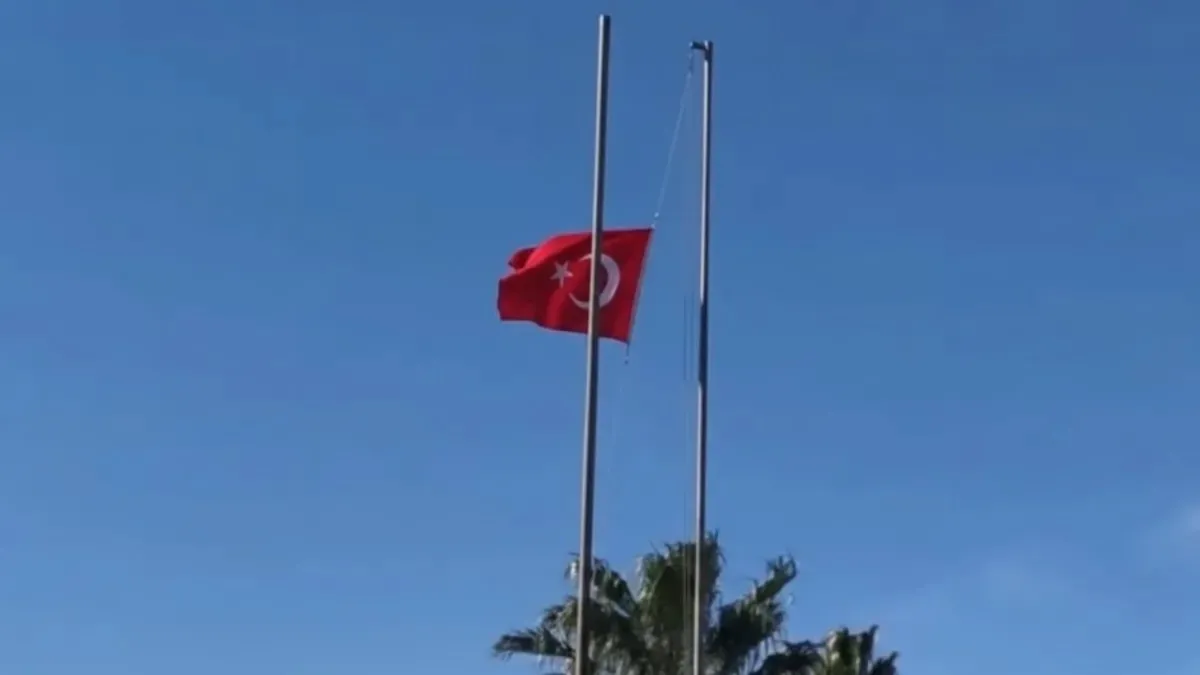 Bayrak provokasyonunda 14 gözaltı! 50 kişi hakkında yakalama kararı