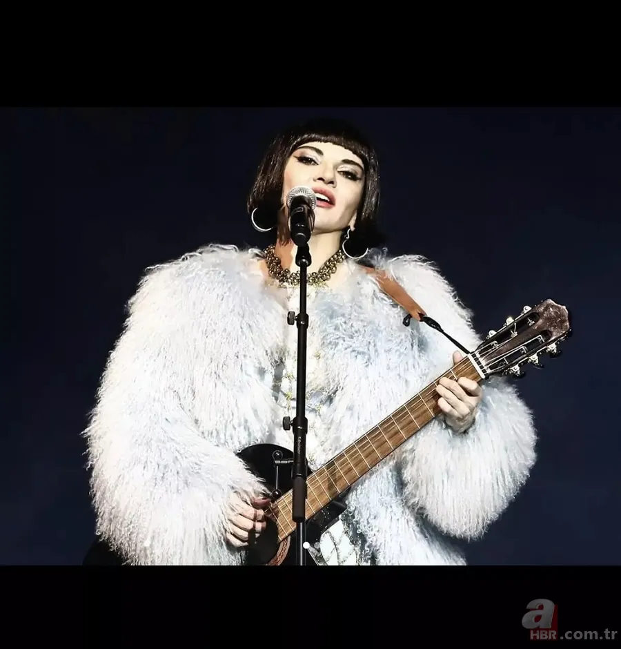 Harbiye Açıkhava’da havai fişek dehşeti! Göksel konserine gelenler kanlar içinde kaldı 7