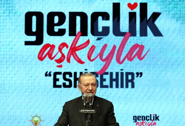 Başkan Erdoğan Eskişehir’de gençlerle buluştu! Muhalefete uzay yolculuğu tepkisi: Milletin sevinçlerinden rahatsızlar