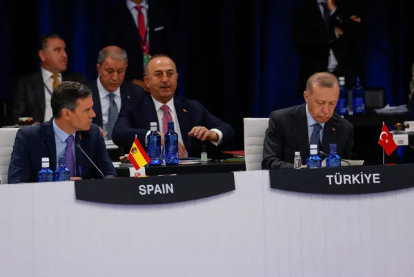 Dışişleri Bakanı Çavuşoğlu’ndan dikkat çeken İsveç ve Finlandiya açıklaması: Muhtıraya uymazlarsa NATO’ya almayacağız