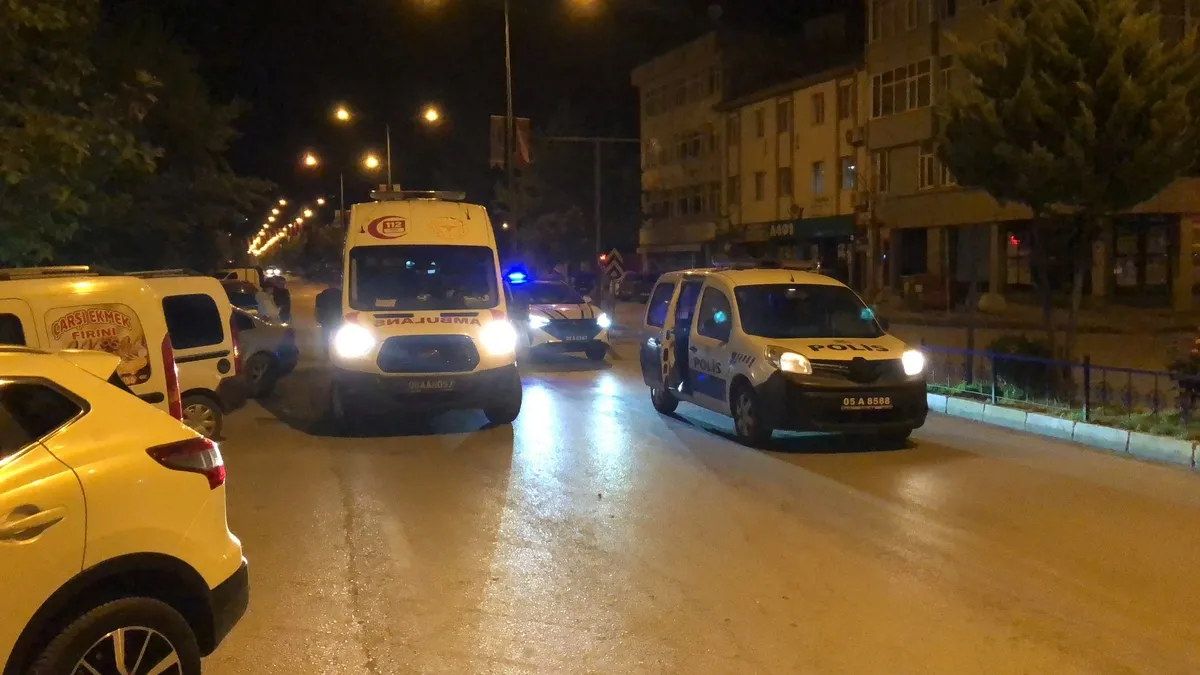 Taşova’da yaşlı adama çarpan motosiklet sürücü kaçtı