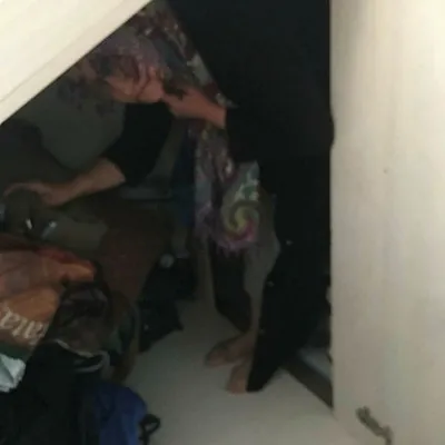 Elazığ'da FETÖ'den aranan kadın doktora şok! Saklandığı gizli odada yakalandı - 2