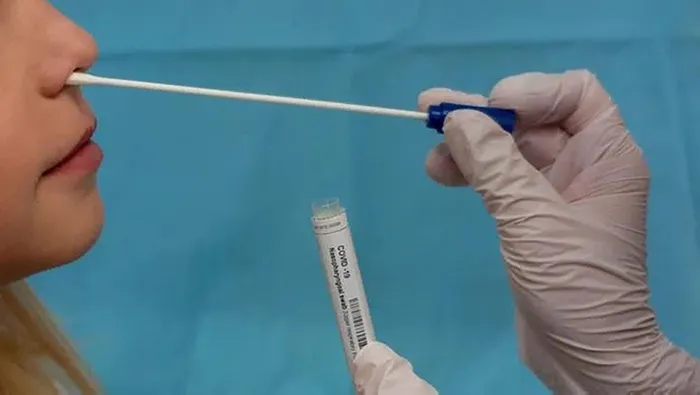 Son dakika: Sağlık Bakanlığı duyurdu: Negatif ve aşılı temaslıya karantina yok