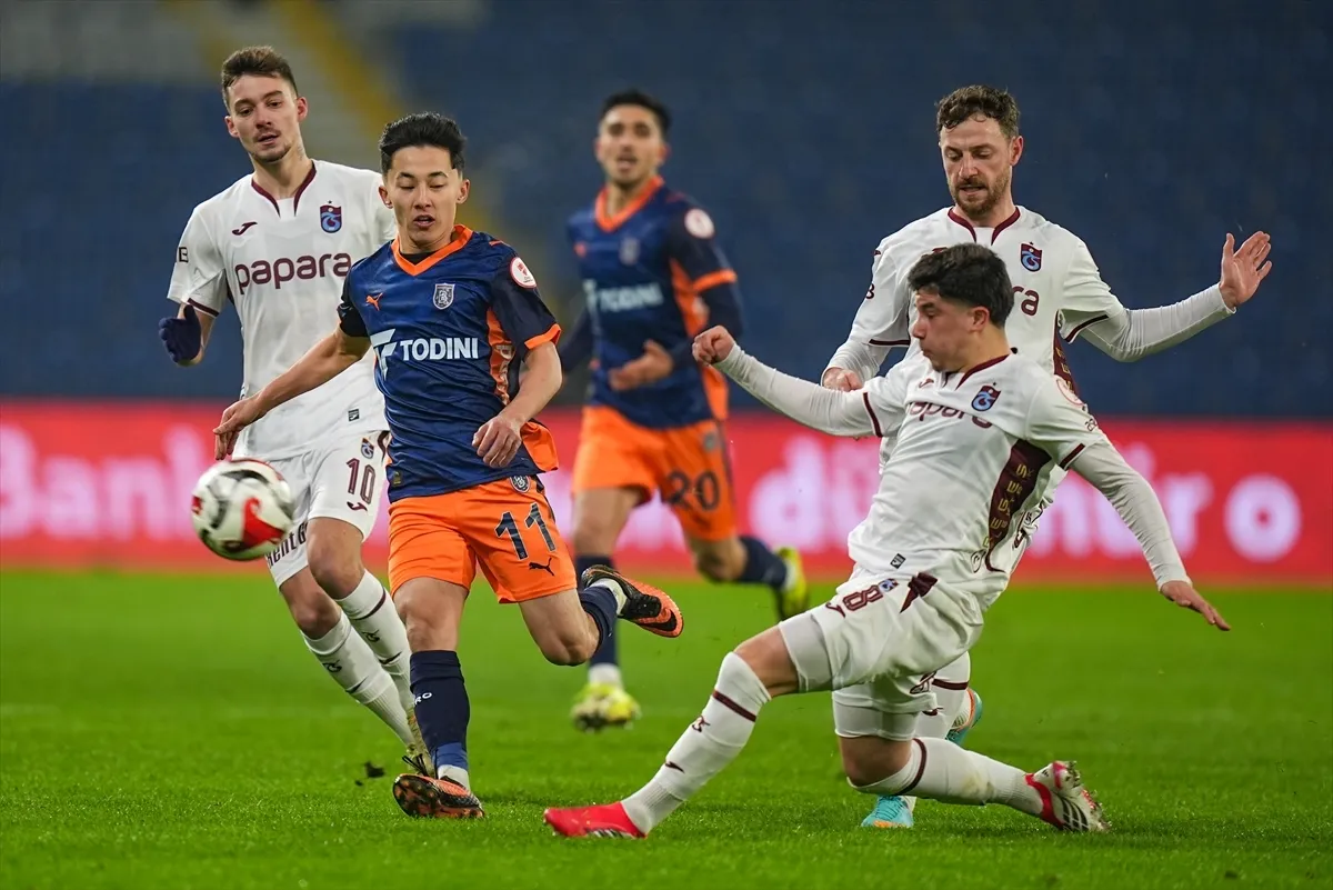 Fırtına İstanbul'da sert esti I Trabzonspor Başakşehir'i 4 golle geçti