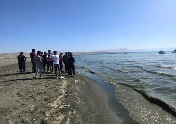 Van Gölü'ne giren 2 çocuktan acı haber! Cansız bedenlerine ulaşıldı