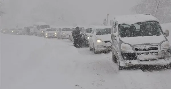 karayollari-genel-mudurlugu-kapanan-yollari-duyurdu-istanbuldan-cikacaklar-dikkat-iste-trafige-durdurulan-guze-1643037203942.jpg Karayolları Genel Müdürlüğü kapanan yolları duyurdu! İstanbul'dan çıkacaklar dikkat! İşte trafiğe durdurulan güzergahlar... - 1