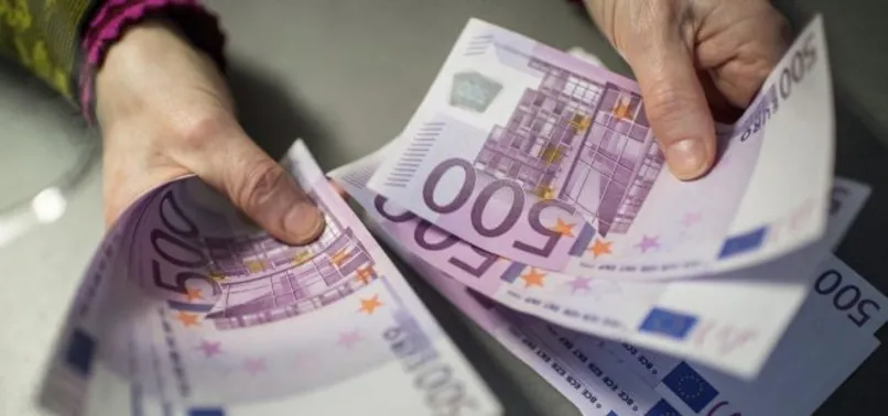 İtalya eurodan çıkabilir!