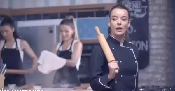 sosyal-medyada-gundem-oldu-gelinim-mutfakta-6-sezon-fragmani-izle-gelinim-mutfakta-ne-zaman-basliyor-1690445157587.jpeg Sosyal medyada gündem oldu! Gelinim Mutfakta 6. sezon fragmanı izle! Gelinim Mutfakta ne zaman başlıyor? - 3