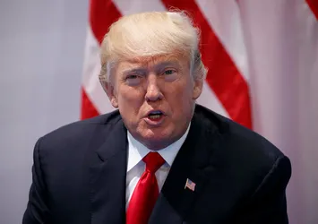 Trump'tan eski FBI Direktörü Comey'e suçlama