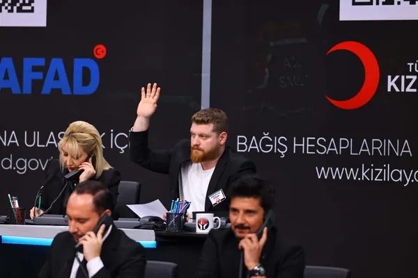 Tüm radyo ve televizyonlar Türkiye için tek yürek oldu! Tarihi yayında rekor miktarda bağış toplandı: 115 milyar 146 milyon 528 bin TL