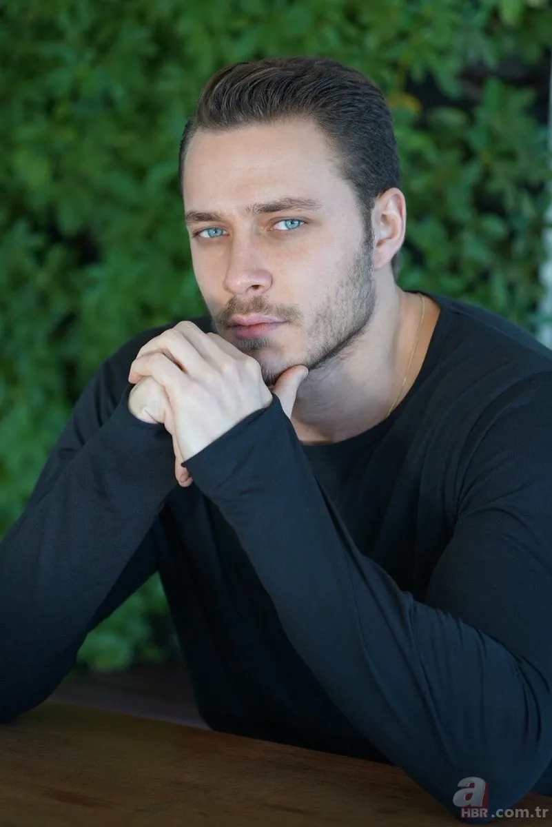 Masumlar Apartmanı’nın Han’ı Birkan Sokullu'nun eski eşi herkesi şaşırttı! Kendisinden daha ünlü çıktı 17