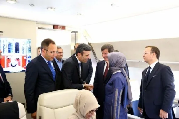 Başbakan Davutoğlu konsolosluk personeliyle buluştu