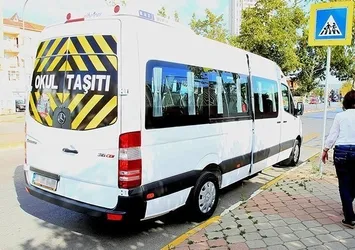 UKOME'yi hiçe saydılar okul servisi ücretlerini katladılar! Taksileri bile geçen tarife! Fahiş ücretler velileri korsana yönlendirdi