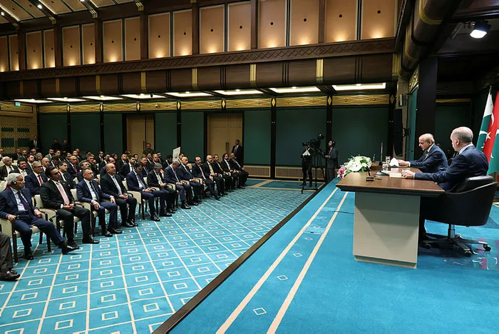 son-dakika-baskan-erdogan-ile-pakistan-basbakani-seriften-flas-aciklamalar-7-anlasma-imzalandi-1654103046617.jpg SON DAKİKA: Başkan Erdoğan ile Pakistan Başbakanı Şerif’ten flaş açıklamalar! 7 anlaşma imzalandı - 1
