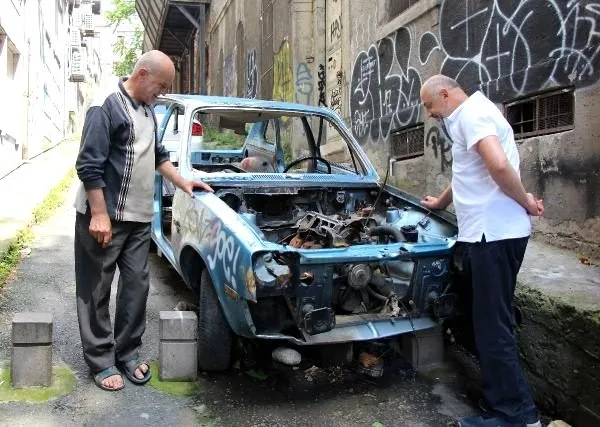 Oyuncu Şükrü Yıldız’ın arabası parça parça sökülerek çalındı - 2