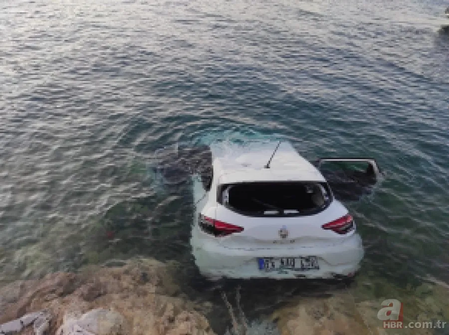 Van'da otomobil göle uçtu! Korkunç kazda 2 kişi can verdi 7