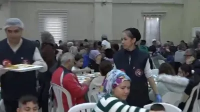 Adana’da Vakıflar Genel Müdürlüğünden iftar