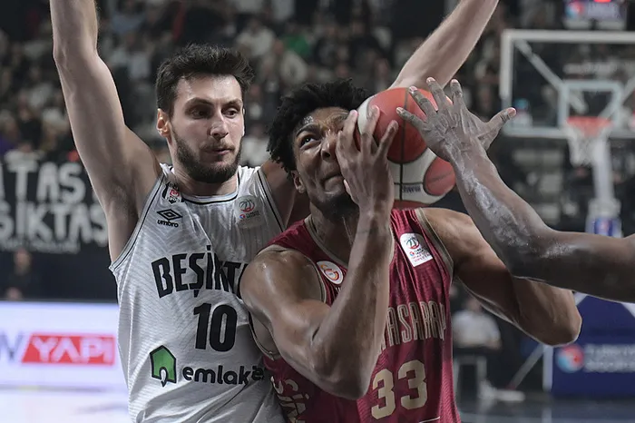 potada-derbiyi-kazanan-galatasaray-oldu-1713821895385.jpg Potada derbiyi kazanan Galatasaray oldu - 1