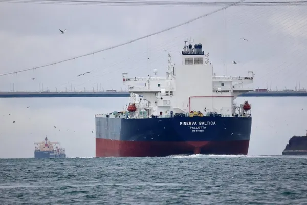 Tahıl koridoru ile gıda krizinden kurtulan Batı petrol tankeri trafiği nedeniyle Türkiye'yi hedef aldı - 1