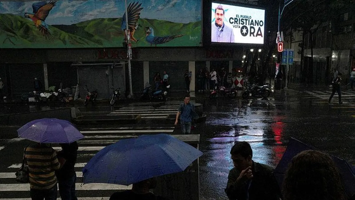 Venezuela, seçimleri takip etmek isteyen eski 5 devlet başkanının ülkeye gelişine izin vermedi