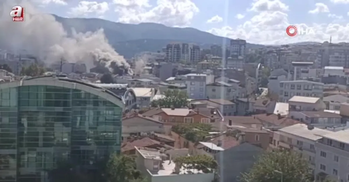 2 katlı müstakil ev alev alev yandı