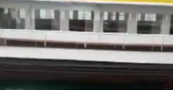 Büyükada açıklarında vapur arızalandı, yolcular denizde mahsur kaldı - 1